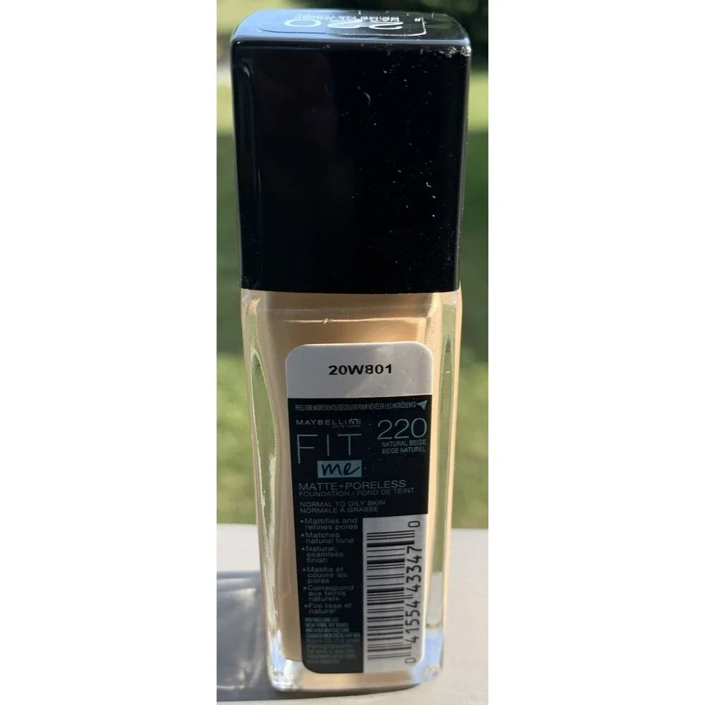 Maybelline Fit Me! Matte + Poreless Foundation #220 Natural Beige